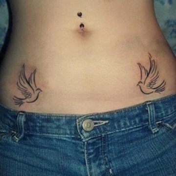Tatouage ventre femme : 50+ idées de tatouages et leurs significations 28