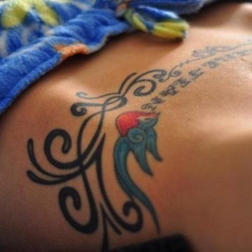 Tatouage ventre femme : 50+ idées de tatouages et leurs significations 41