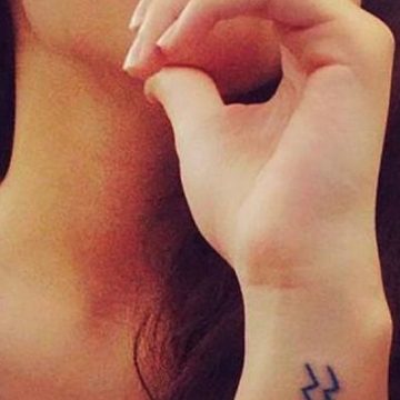 Tatouage bras femme : 50+ idées de tatouages et leur signification 195