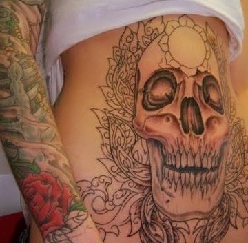 Tatouage ventre femme : 50+ idées de tatouages et leurs significations 54