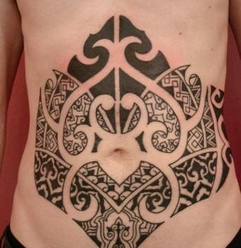 Tatouage ventre femme : 50+ idées de tatouages et leurs significations 67
