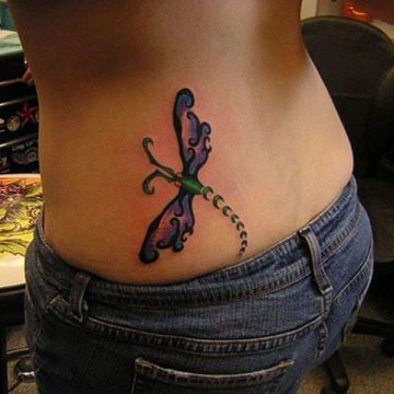 Tatouage bas du dos femme : 30+ idées de tatouages et leurs significations 14