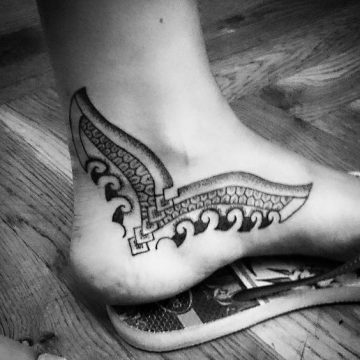 Tatouage Polynésien femme : 25+ idées de tatouages et sa signification 19