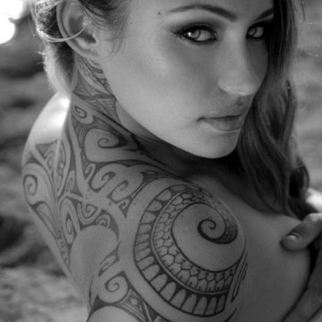 Tatouage dos femme : 50+ idées de tatouages et leurs significations 30