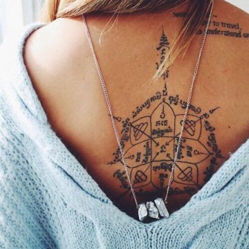Tatouage dos femme : 50+ idées de tatouages et leurs significations 55