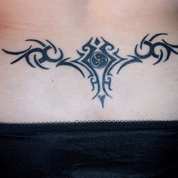 Tatouage dos femme : 50+ idées de tatouages et leurs significations 67