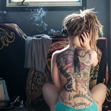 Tatouage dos femme : 50+ idées de tatouages et leurs significations 21