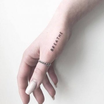 Tatouage Réaliste femme : 15+ idées de tatouages et sa signification 15