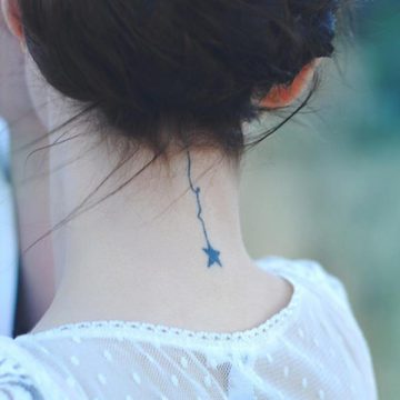 Tatouage nuque femme : 30+ idées de tatouages et leurs significations 22