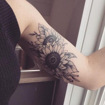 50 idées de tatouages de tournesol pour femme 5