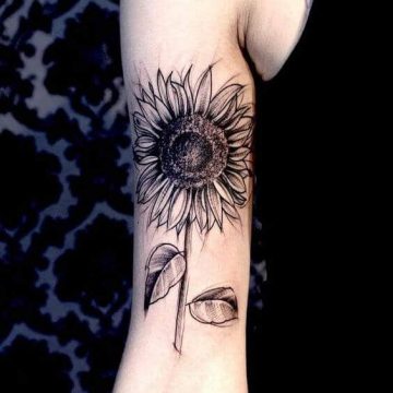 50 idées de tatouages de tournesol pour femme 28