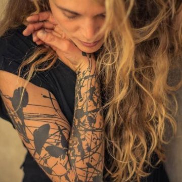 Tatouage bras femme : 50+ idées de tatouages et leur signification 264