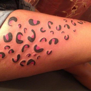 Tatouage cuisse femme : 30+ idées de tatouages et leurs significations 313