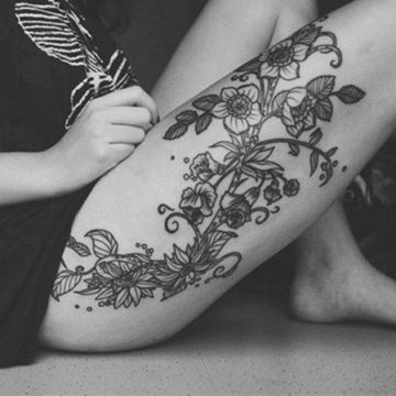 Tatouage cuisse femme : 30+ idées de tatouages et leurs significations 346