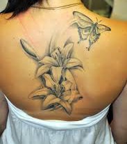 Tatouage dos femme : 50+ idées de tatouages et leurs significations 125