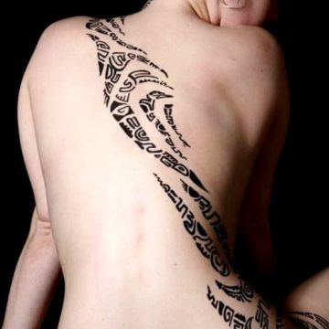 Tatouage Tribal femme : 50+ idées de tatouages et sa signification 57