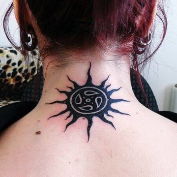 Tatouage Tribal femme : 50+ idées de tatouages et sa signification 92