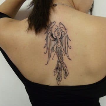 Tatouage phoenix femme : 45+ idées de tatouages et leurs significations 45