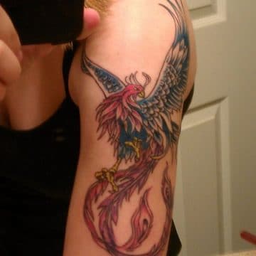 Tatouage phoenix femme : 45+ idées de tatouages et leurs significations 43