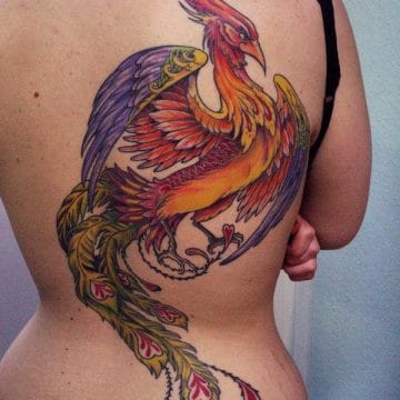 Tatouage phoenix femme : 45+ idées de tatouages et leurs significations 38