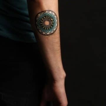 Tatouage mandala femme : 50+ idées de tatouages et leurs significations 167