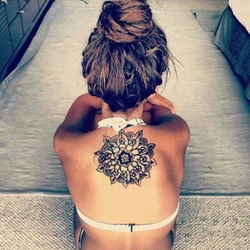 Tatouage mandala femme : 50+ idées de tatouages et leurs significations 136