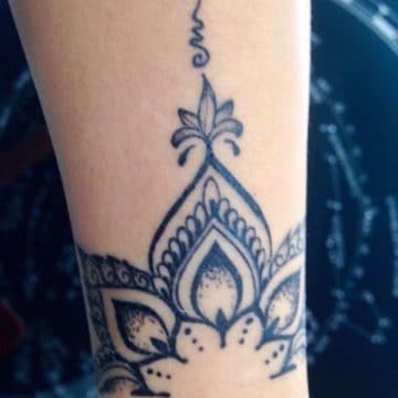 Tatouage mandala femme : 50+ idées de tatouages et leurs significations 131