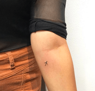 Tatouage discret femme : 50+ idées de tatouages et leurs significations 72