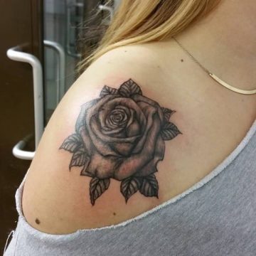 Tatouage rose : 150+ idées de tatouages et leurs significations 251
