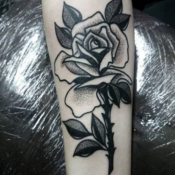 Tatouage rose : 150+ idées de tatouages et leurs significations 136