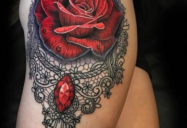100 tatouages ​​roses pour femmes 1